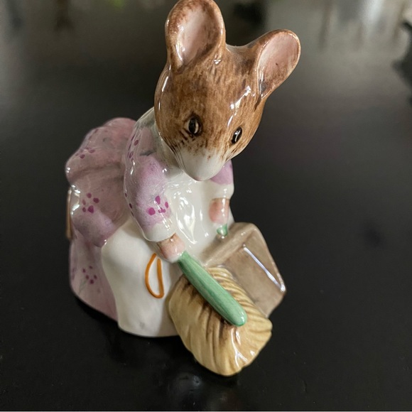 Royal Albert Other - Beatrix Potter figurine Royal Albert Hunca MuncaSweeping